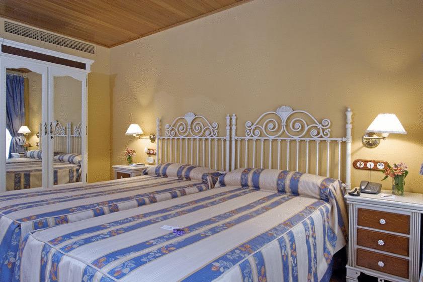 Cortijo La Reina Guest House Malaga Room photo