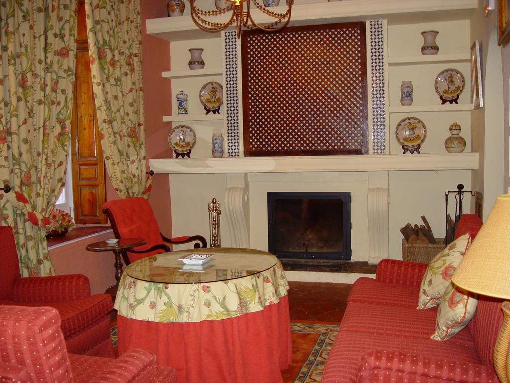 Cortijo La Reina Guest House Malaga Exterior photo